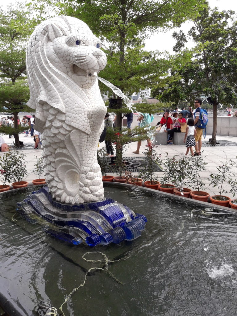 Merlion-Glückbringende Löwe-Fisch Statur in Singapur